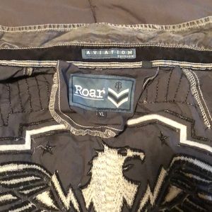 Roar long sleeve button up. Bought from the Buckle